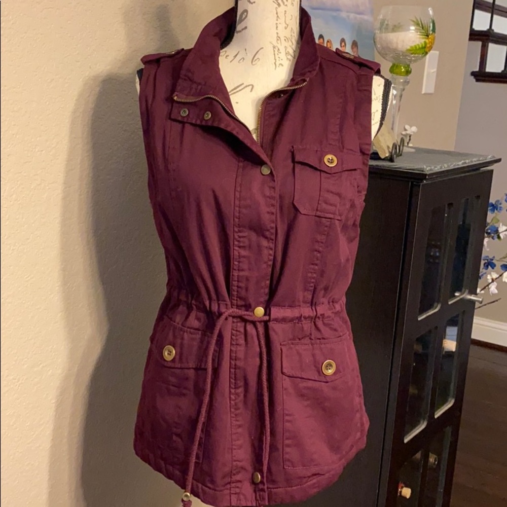 C’ESTTOI super cute lined Burgundy Vest!! NWT